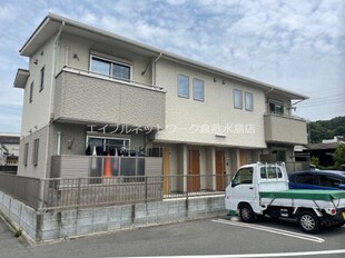 Square Villa 白楽町の物件外観写真